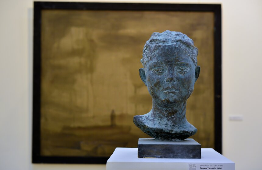 В ЦДХ открылся международный художественный салон "Люди и мир" 21 фото