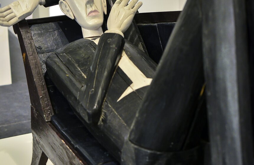 В ЦДХ открылся международный художественный салон "Люди и мир" 1 фото