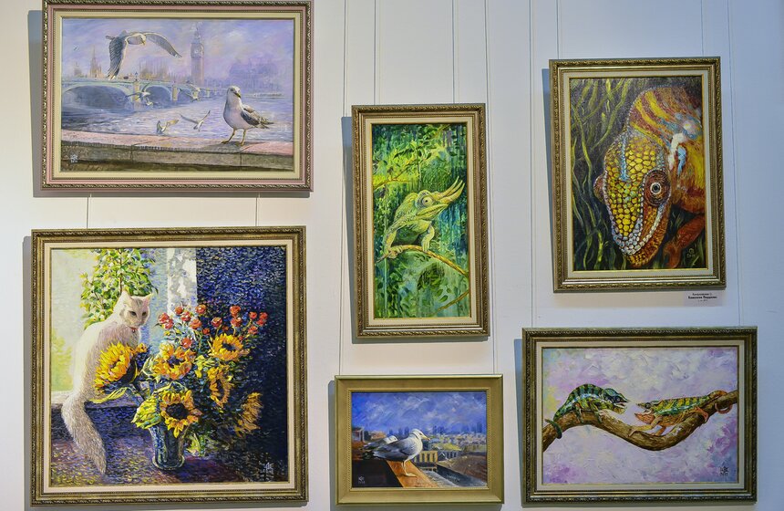 В ЦДХ открылся международный художественный салон "Люди и мир" 13 фото