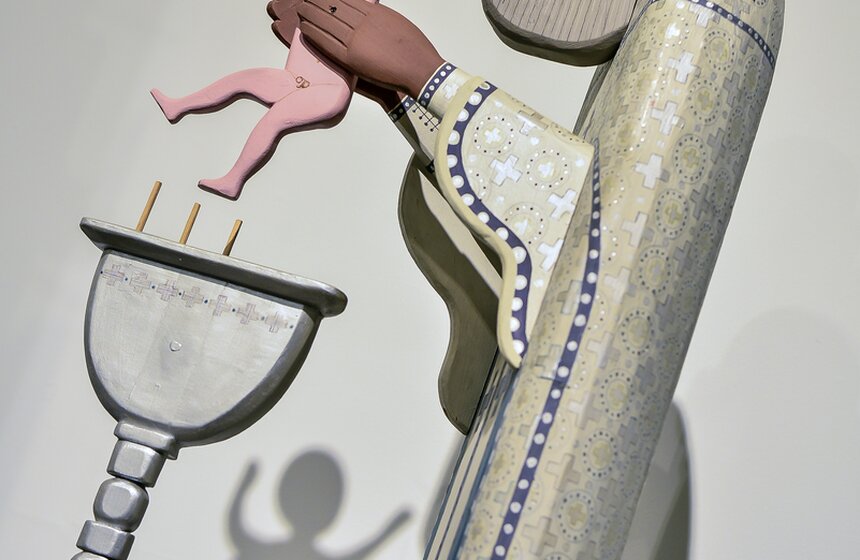 В ЦДХ открылся международный художественный салон "Люди и мир" 6 фото