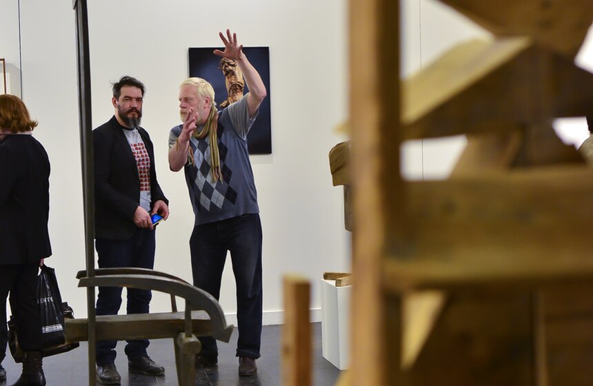 В ЦДХ открылся международный художественный салон "Люди и мир" 11 фото