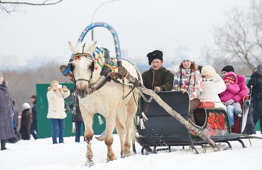 В Коломенском попрощались с Масленицей 10 фото