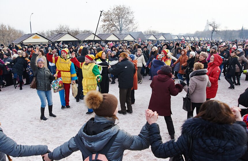 В Коломенском попрощались с Масленицей 14 фото