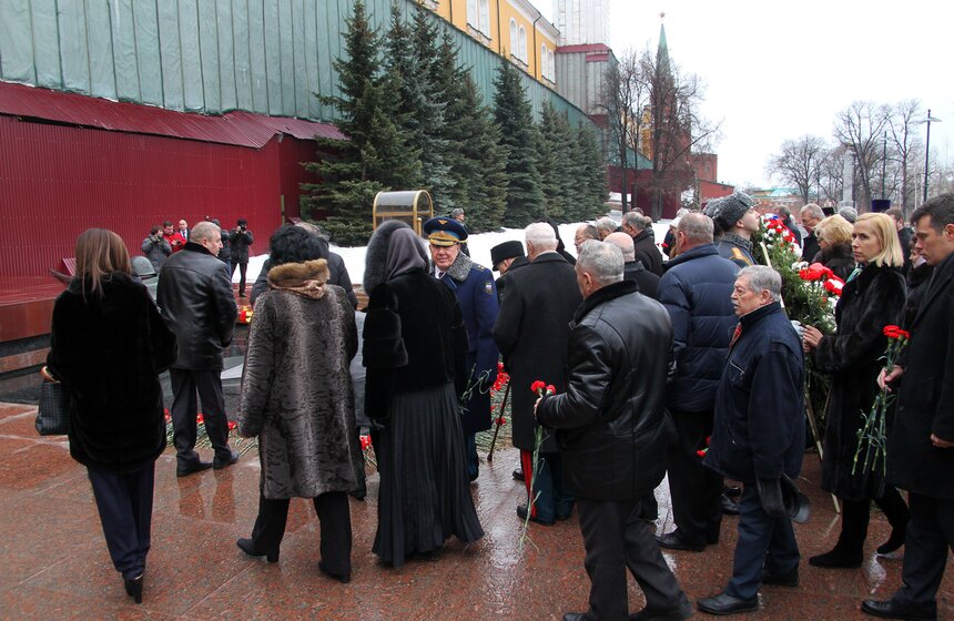 Сергей Собянин возложил цветы к Могиле Неизвестного Солдата 11 фото