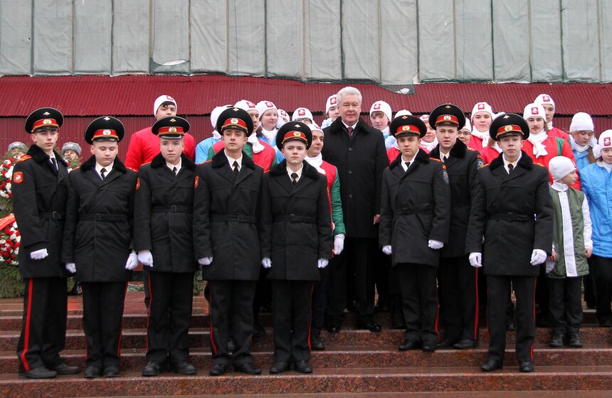 Сергей Собянин возложил цветы к Могиле Неизвестного Солдата 17 фото