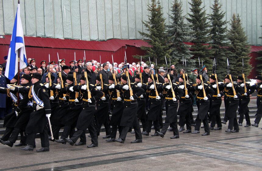 Сергей Собянин возложил цветы к Могиле Неизвестного Солдата 15 фото
