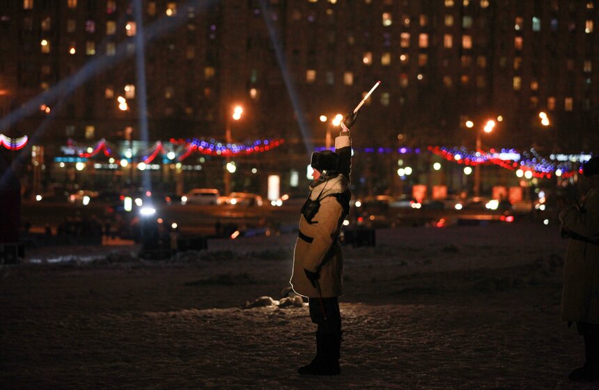 На Поклонной горе запустили праздничный салют 7 фото