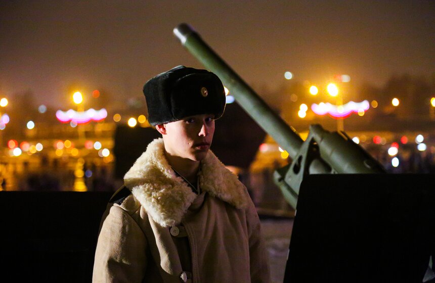 На Поклонной горе запустили праздничный салют 5 фото