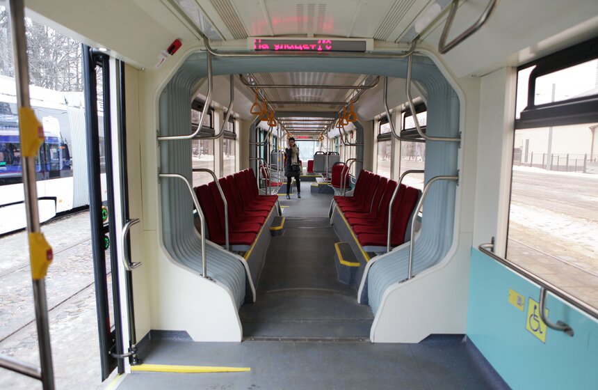 В столице начали тестировать трамвай "Метелица" 15 фото