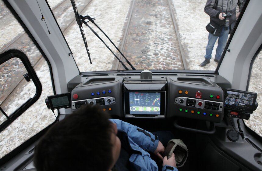 В столице начали тестировать трамвай "Метелица" 11 фото