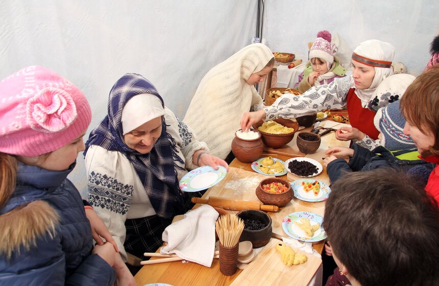 Сергей Собянин поздравил москвичей с Масленицей 12 фото