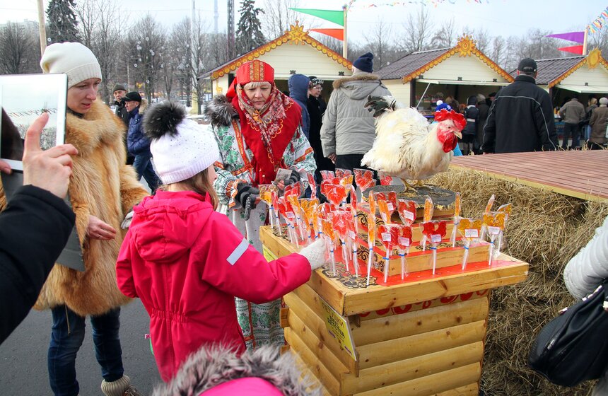 В столице отмечают Масленицу 4 фото