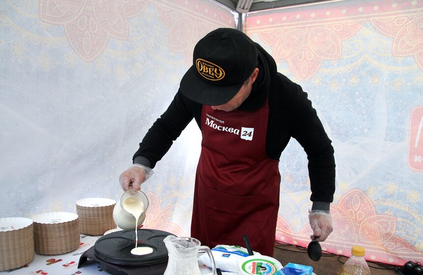 В столице отмечают Масленицу 5 фото