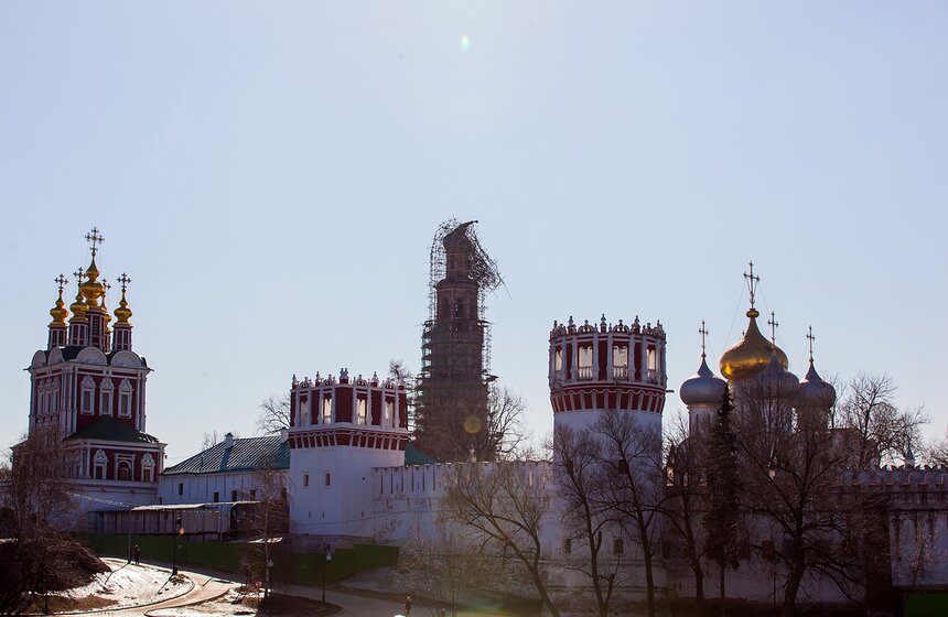 На колокольне Новодевичьего монастыря произошел пожар 16 фото