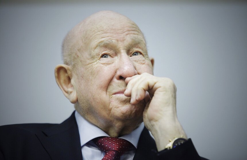 В Музее космонавтики отметили 50-летие выхода в открытый космос 9 фото