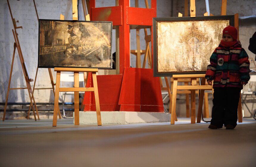 Центр несовременного искусства стал фантастическим мегаполисом 16 фото