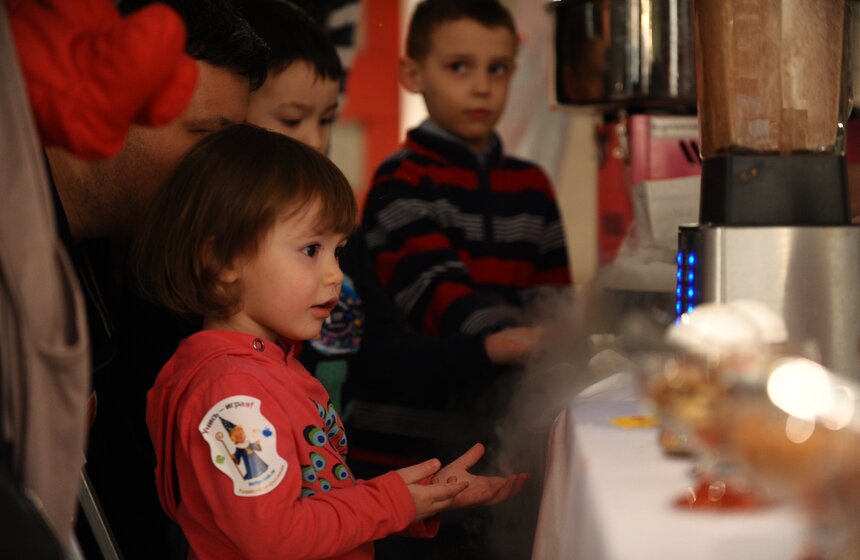 Центр несовременного искусства стал фантастическим мегаполисом 10 фото