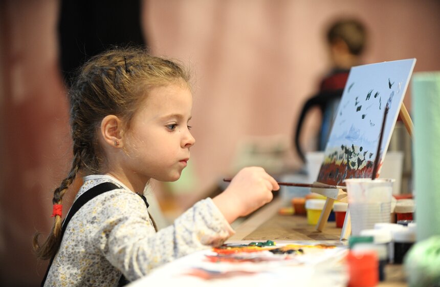 Центр несовременного искусства стал фантастическим мегаполисом 8 фото