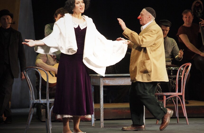 В театре имени Ермоловой поздравили с юбилеем Сергея Юрского 13 фото