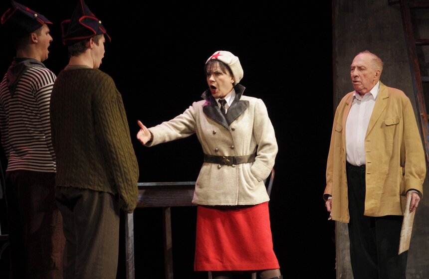 В театре имени Ермоловой поздравили с юбилеем Сергея Юрского 15 фото