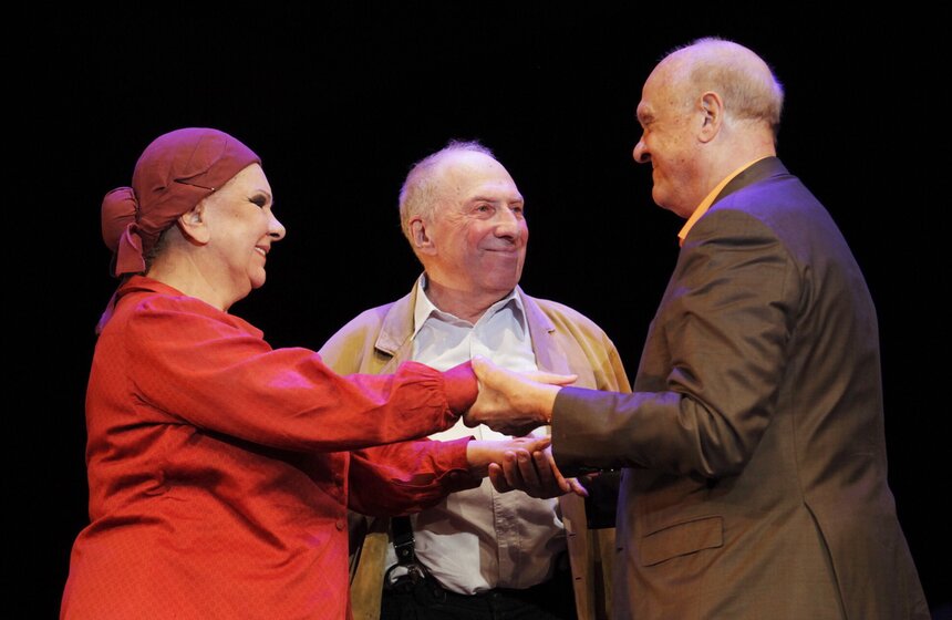 В театре имени Ермоловой поздравили с юбилеем Сергея Юрского 2 фото