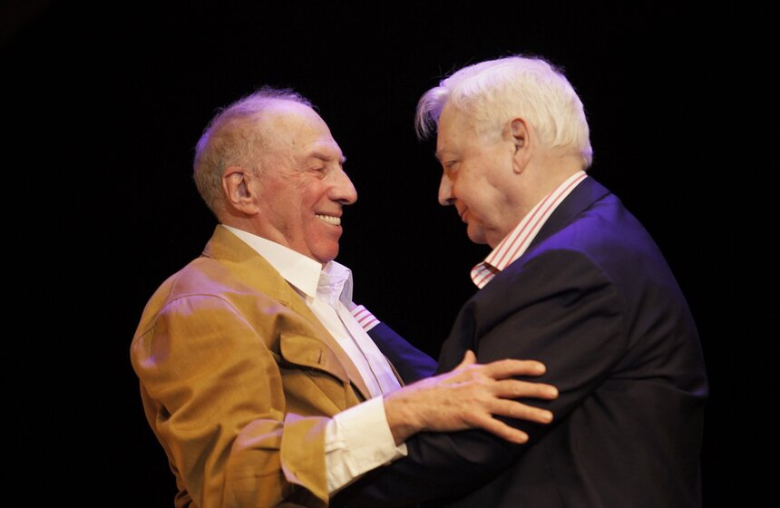 В театре имени Ермоловой поздравили с юбилеем Сергея Юрского 5 фото