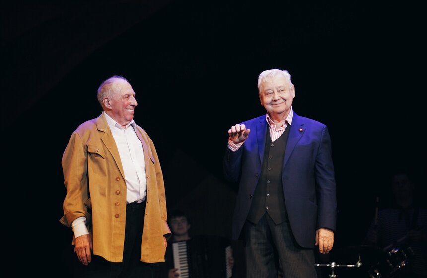 В театре имени Ермоловой поздравили с юбилеем Сергея Юрского 4 фото