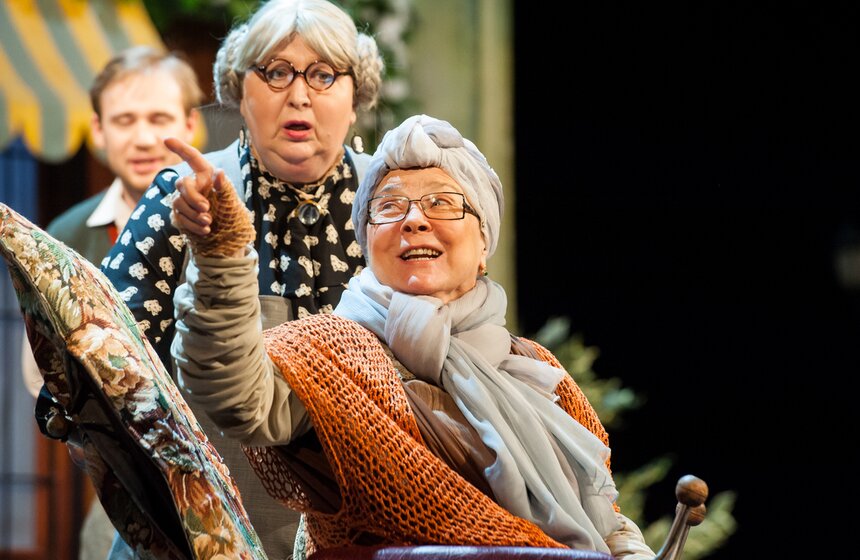 В Театре Российской армии показали премьеру комедии "Ма-Мурэ" 11 фото