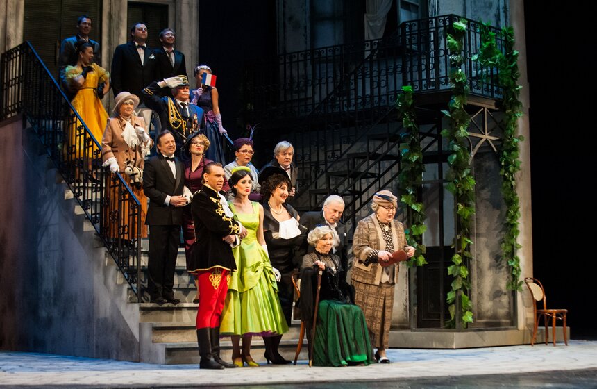 В Театре Российской армии показали премьеру комедии "Ма-Мурэ" 17 фото