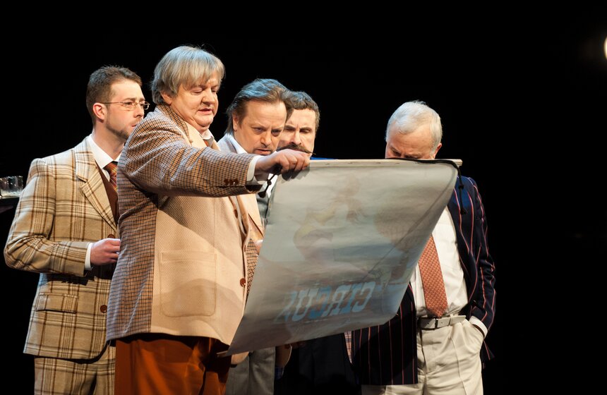 В Театре Российской армии показали премьеру комедии "Ма-Мурэ" 4 фото