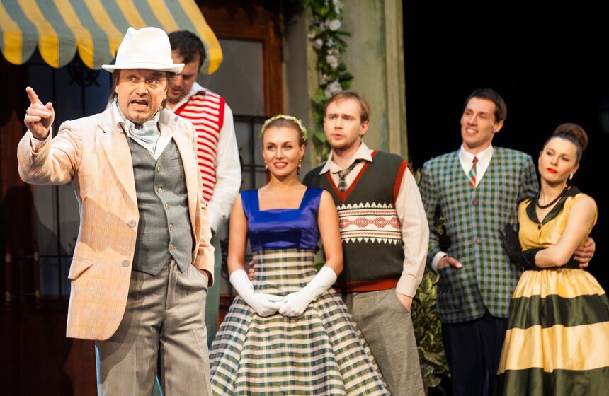 В Театре Российской армии показали премьеру комедии "Ма-Мурэ" 10 фото