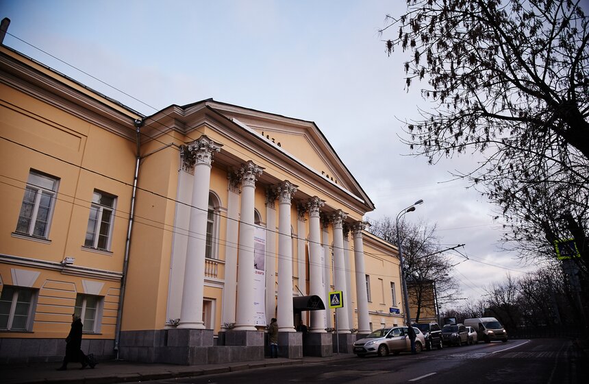 В столице открылась выставка "Человек разумный одинокий" 1 фото