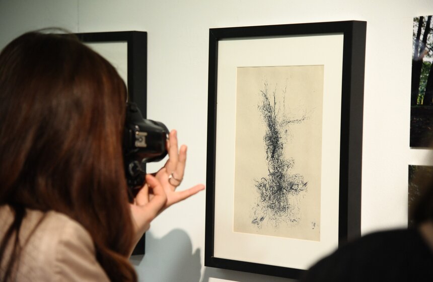 В столице открылась выставка "Человек разумный одинокий" 20 фото