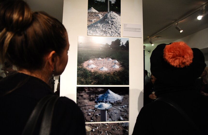 В столице открылась выставка "Человек разумный одинокий" 19 фото