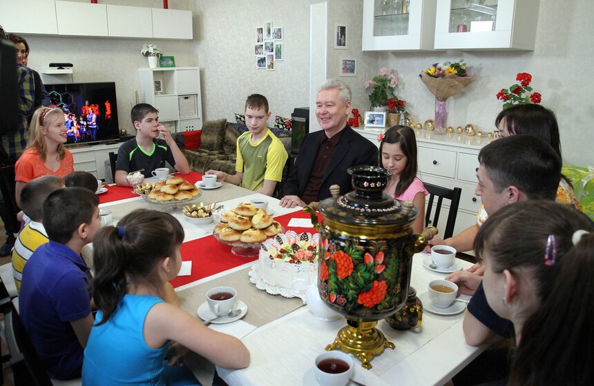 Сергей Собянин побывал в гостях у многодетной семьи Княгининых 14 фото