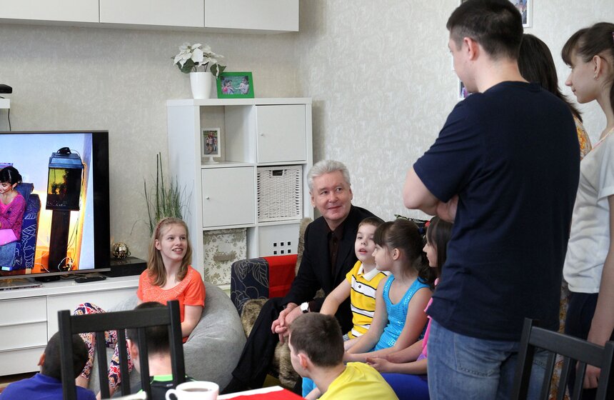 Сергей Собянин побывал в гостях у многодетной семьи Княгининых 11 фото