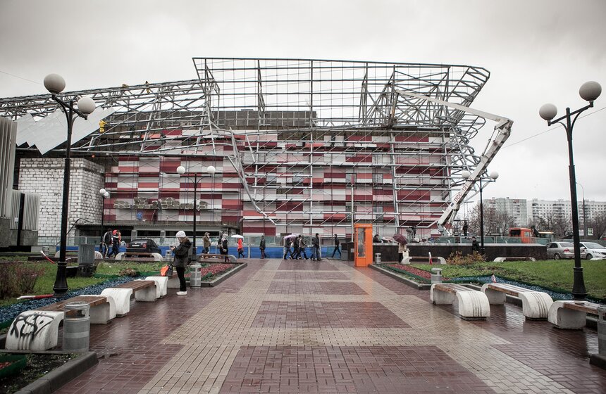 Название: «Гавана».<br /><br />Где: м. «Марьина Роща», ул. Шереметьевская, 2.<br />Когда закрылся: январь 2012 года.<br /><br />Причина закрытия: здание передали в пользование центра «Планета КВН» (собственники немного воспротивились). Строительные работы по перепрофилированию завершат к 20 декабря, говорят в префектуре СВАО.<br /><br />Что пишут на форумах и что говорят местные жители: "Хороший был кинотеатр, бюджетный достаточно и удобный. Нам не нужен КВН – пусть вернут доступный отдых!", - заявила нашему корреспонденту жительница района Анна.