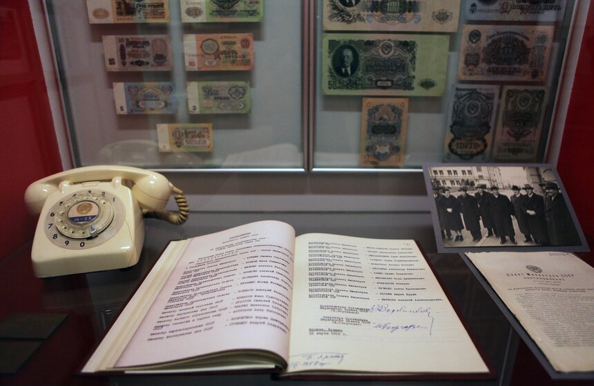 Открылась выставка к 120-летию со дня рождения Никиты Хрущева 3 фото