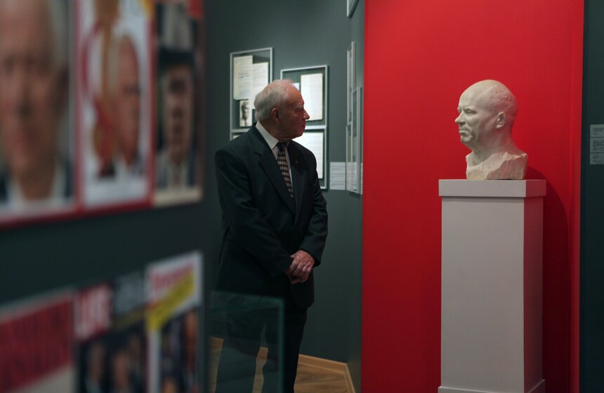 Открылась выставка к 120-летию со дня рождения Никиты Хрущева 23 фото