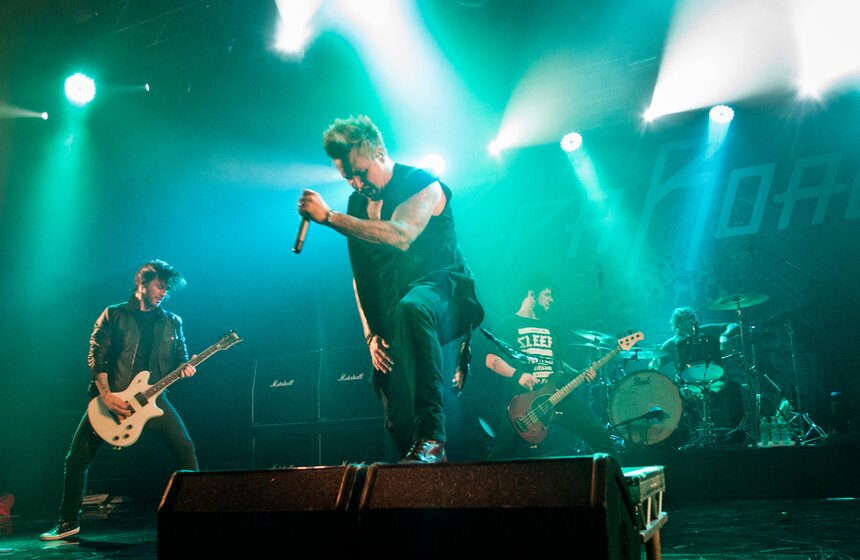 В клубе Ray Just Arena прошел концерт рок-группы Papa Roach 13 фото