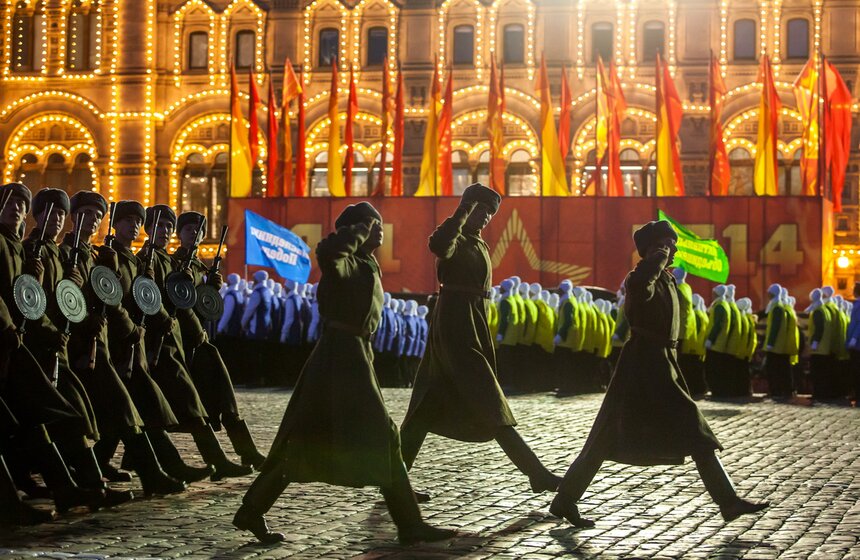 На Красной площади отрепетировали торжественный марш 7 ноября 9 фото