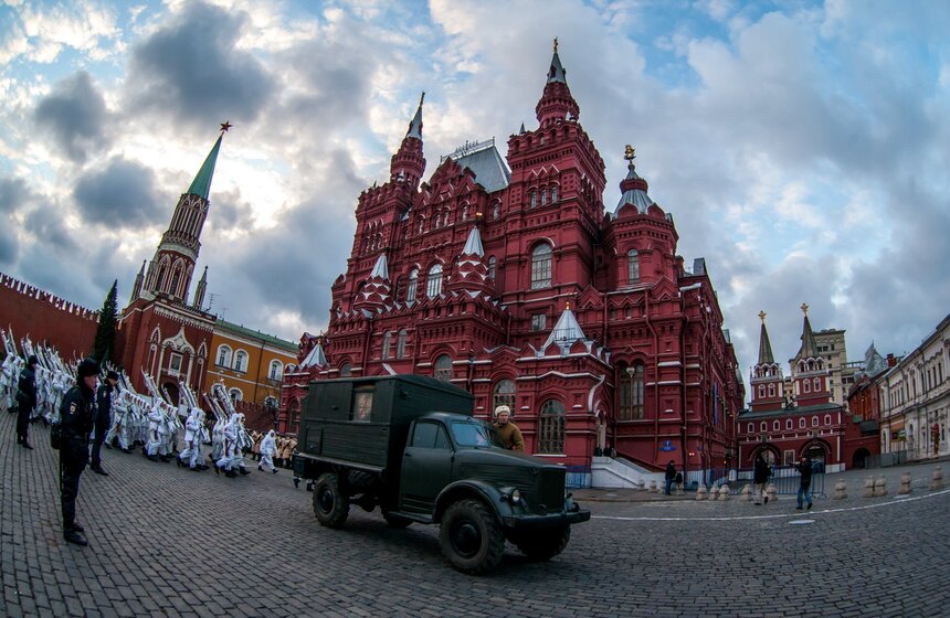 На Красной площади отрепетировали торжественный марш 7 ноября 19 фото