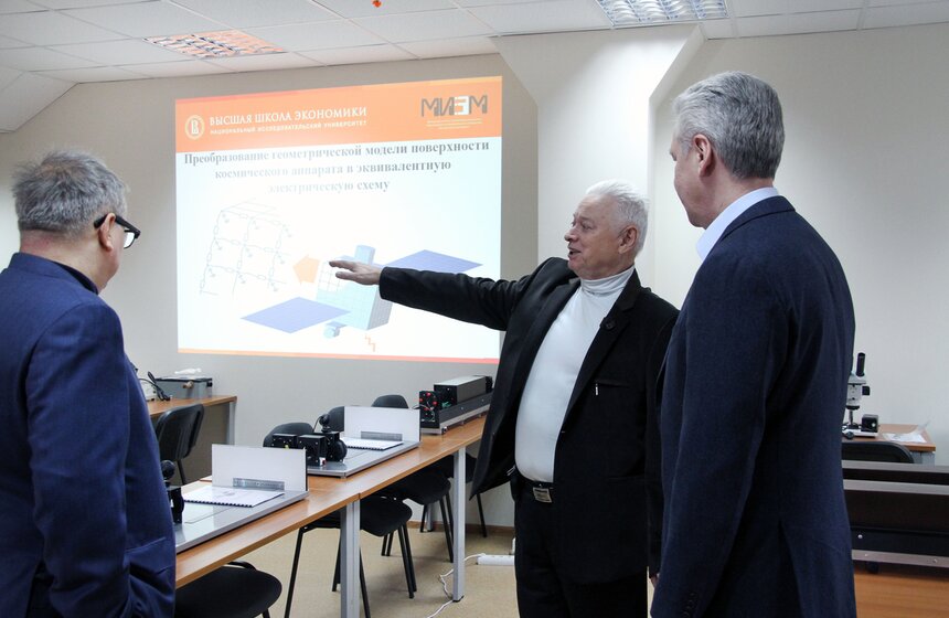 Сергей Собянин осмотрел новый корпус НИУ ВШЭ 10 фото