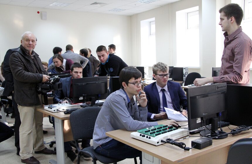 Сергей Собянин осмотрел новый корпус НИУ ВШЭ 13 фото