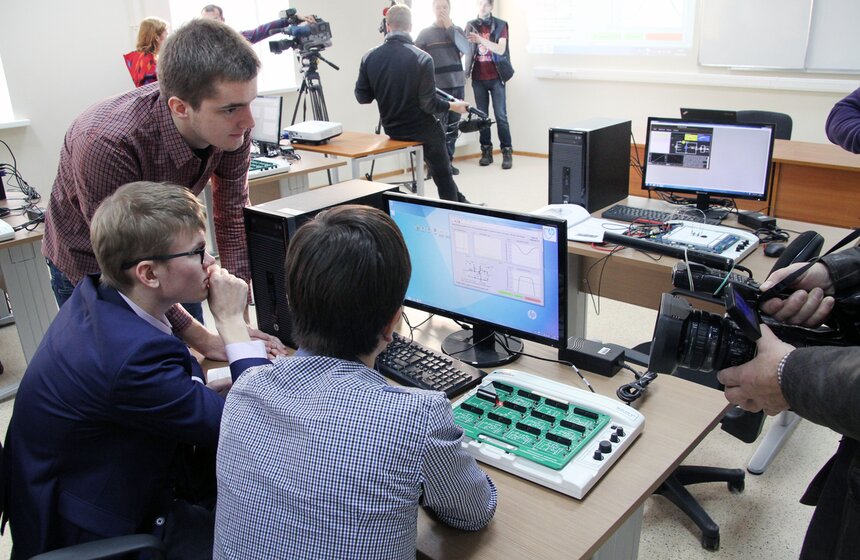 Сергей Собянин осмотрел новый корпус НИУ ВШЭ 15 фото