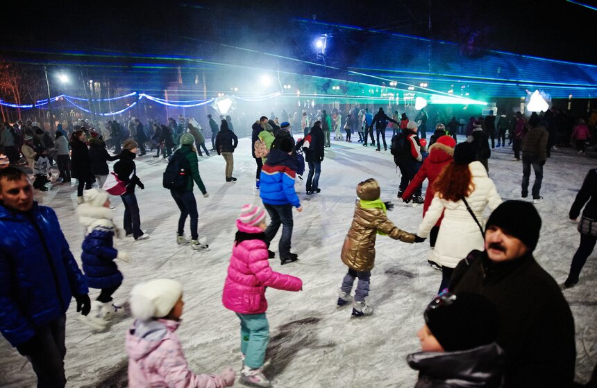 В Измайловском парке открыли каток 23 фото