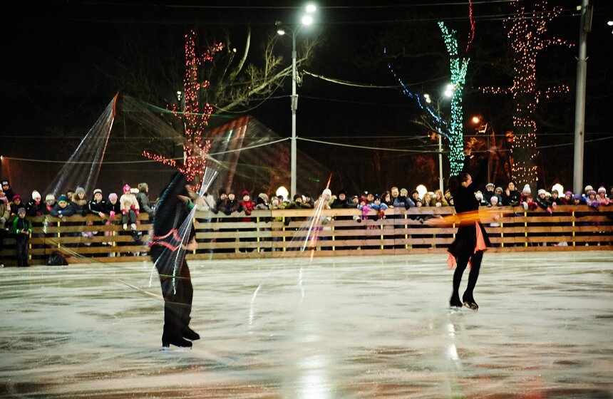 В Измайловском парке открыли каток 12 фото
