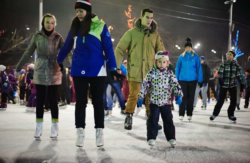 В Измайловском парке открыли каток 19 фото