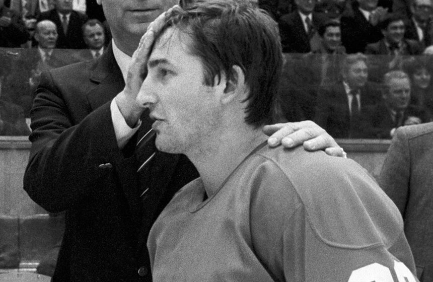 Финал турнира "Приз "Известий". Матч между сборными СССР и ЧССР - 4:3. Главный тренер Виктор Тихонов и вратарь Владислав Третьяк. Фото: ТАСС/Зуфаров Валерий, Ун Да-син Вячеслав