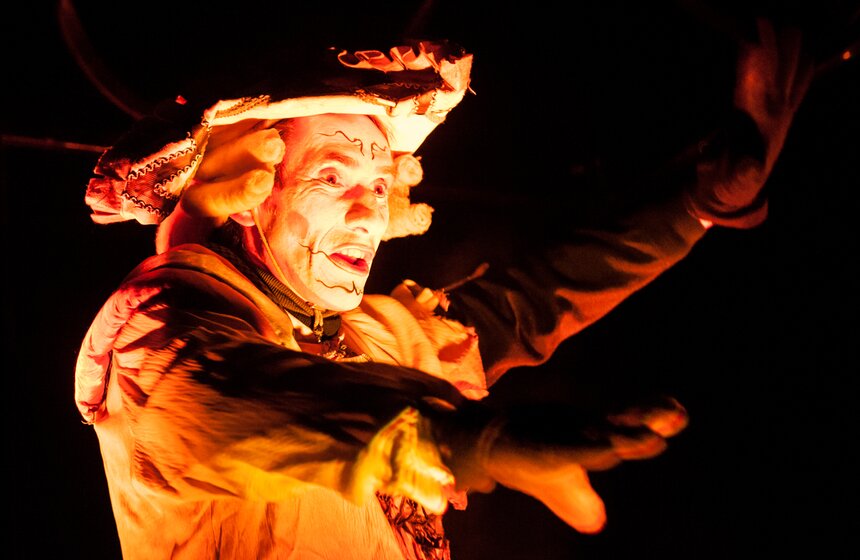 Большой каток с медиаэкраном открылся на ВДНХ 22 фото